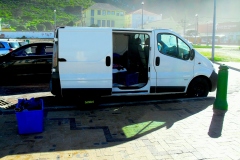Kulu Manzi Van