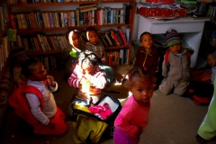 Kinder in der Bibliothek in Lavender Hill