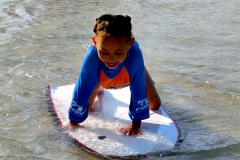 Erster Surfversuch mit dem Bodyboard